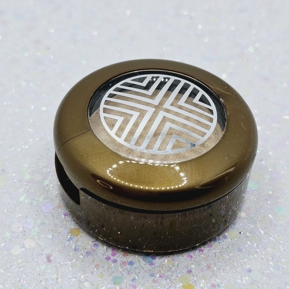 MAC Cosmetics Soft Force (Style Warriors) Limited Edition/Rare Eyeshadow - Picture 9 of 10